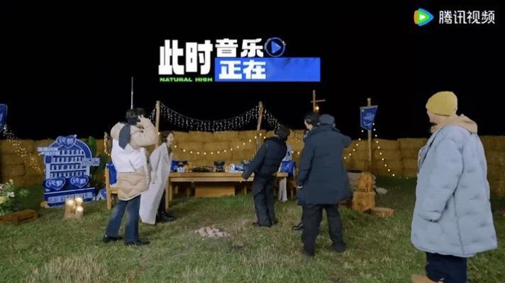 #宋亚轩沈腾 姜还是老的辣具象化# 哈哈，宋亚轩沈腾的互动太好玩。小宋努力解释不