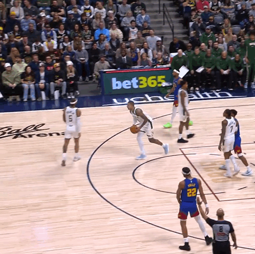 虽然这球超时不算，但库兹马这记四分之三场的投篮简直太疯狂了🤯

在坠落之前，它