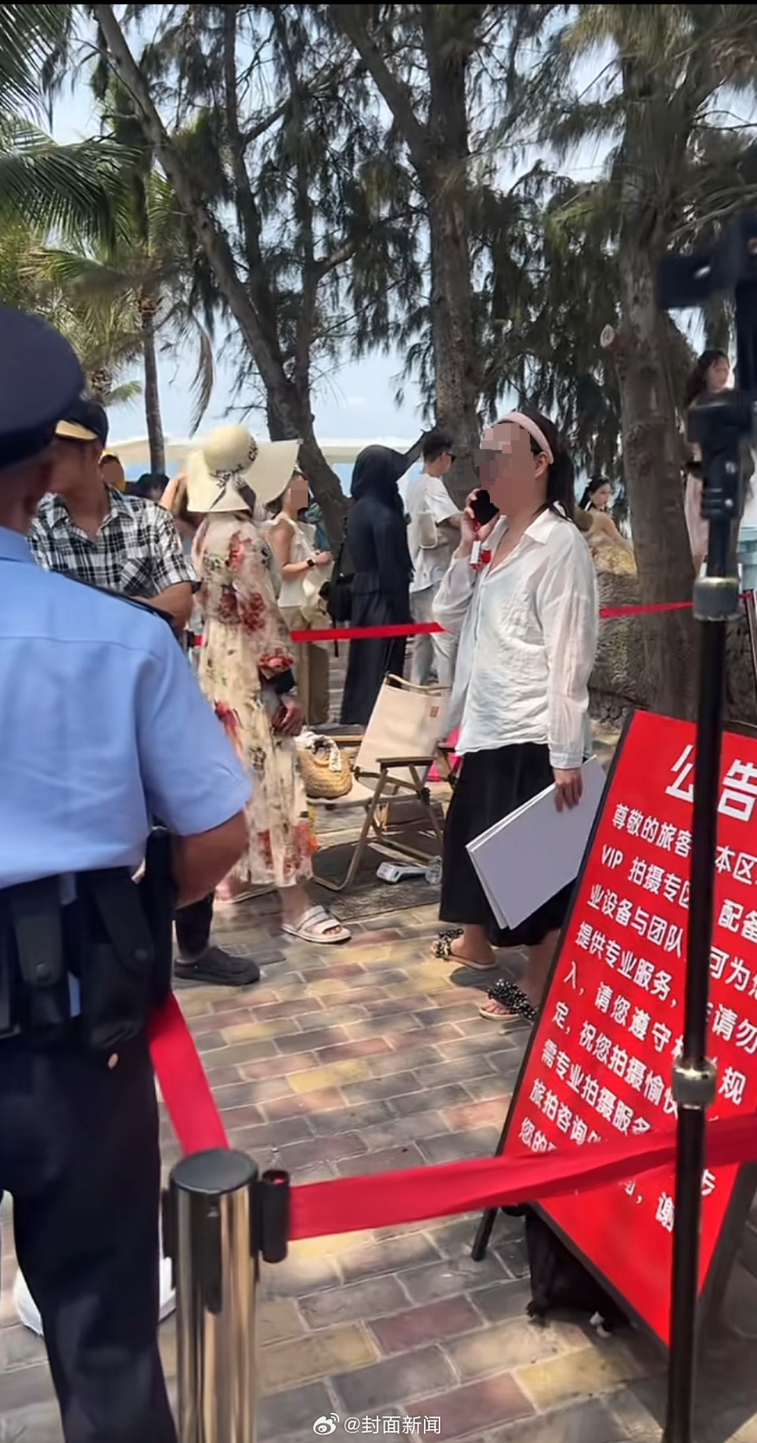 【#游客在三亚遭遇围栏收费# 景区：旅拍公司行为，围栏已拆除】#景区回应游客遭遇