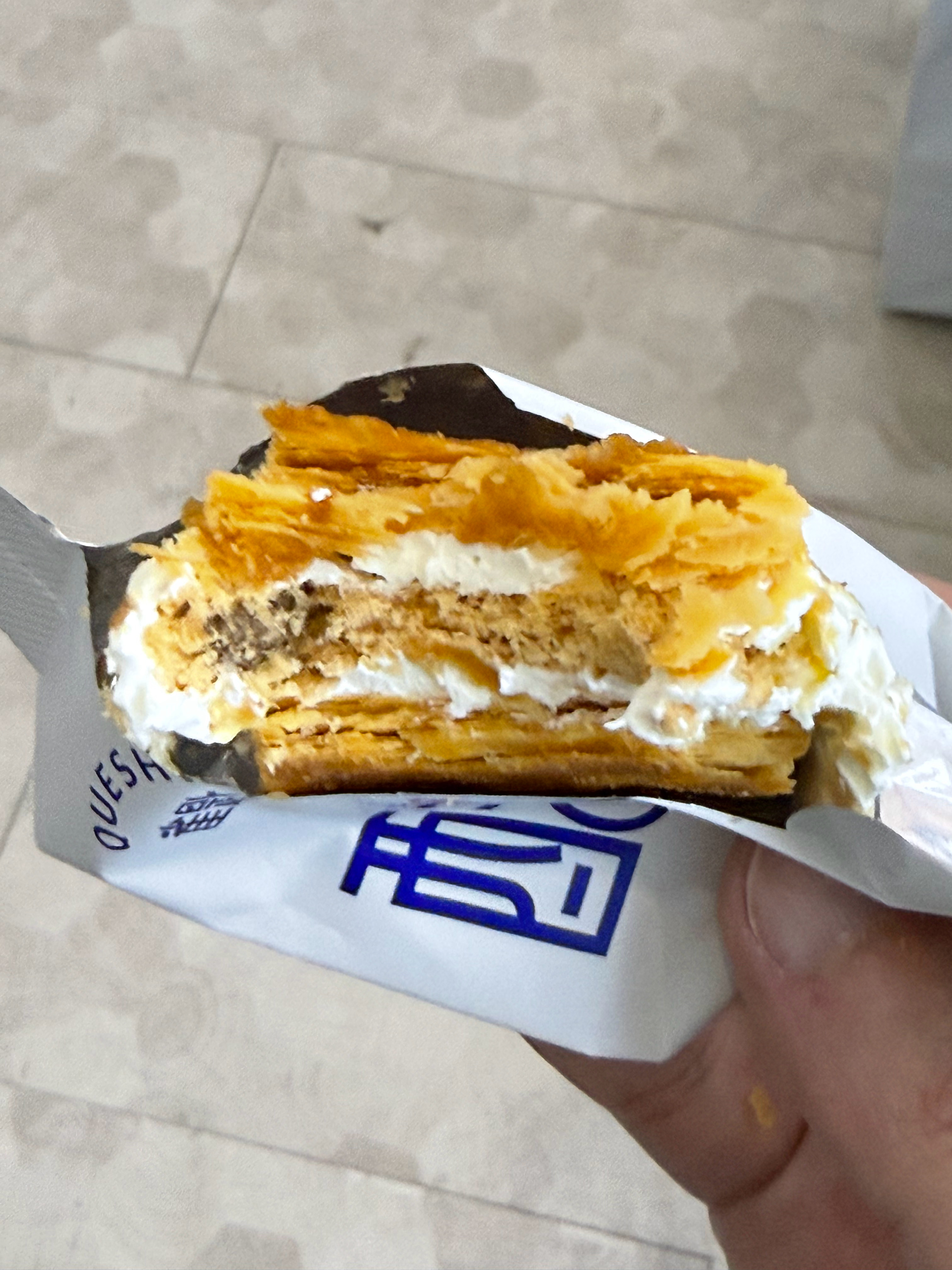 黄灿灿  先替大家美美吃上了 
