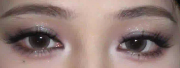 太有韵味的低饱和紫色烟熏！没有不熏的义务…彩妆日常妆容打卡 桃几日常妆 最简单的