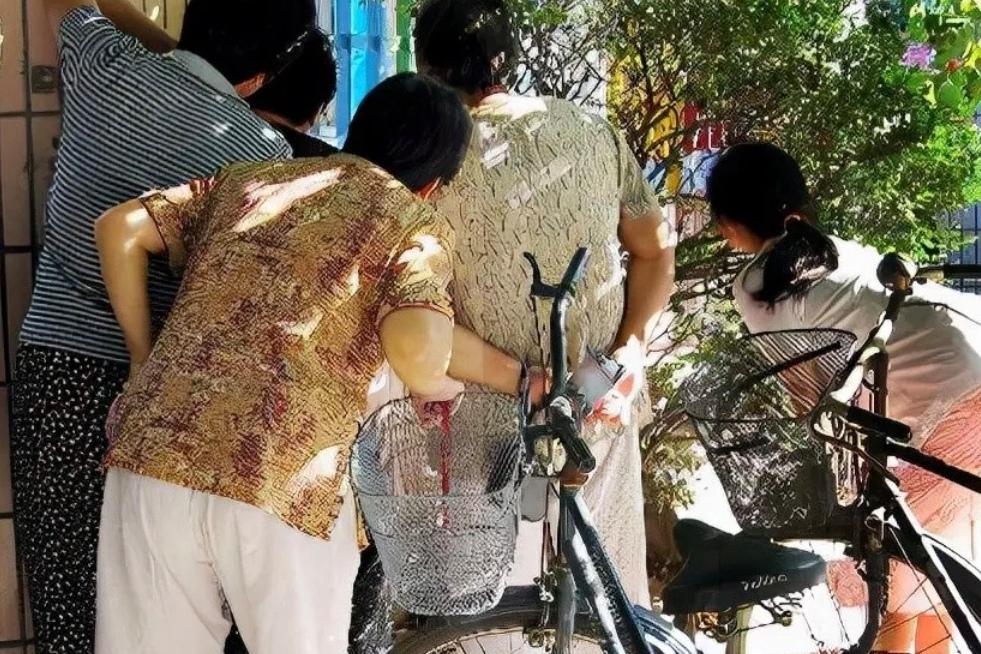 家有刚上幼儿园的孩子，想让孩子少哭、不哭，快速适应，每天早上送孩子入园的家长一定