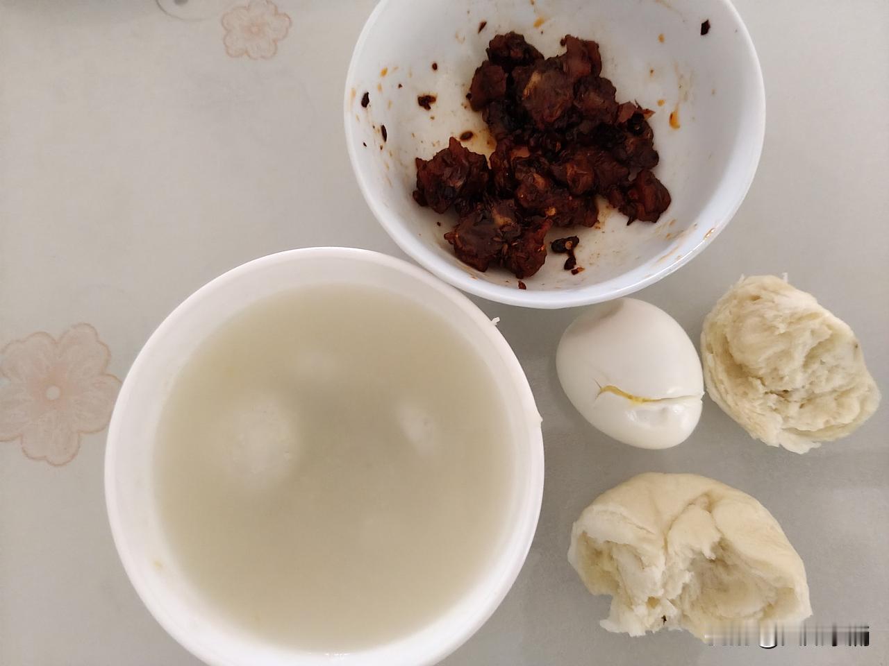 减肥控重从早饭开始，今天的体重又增了6两，达到了114.2斤，直逼115斤红线，