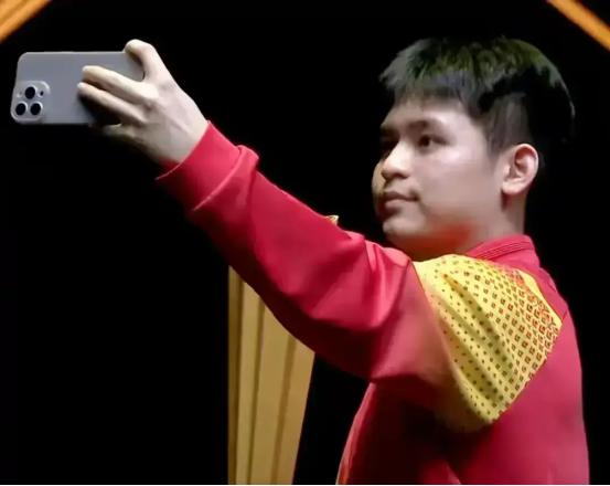 这场男单决赛是一场真正的视觉盛宴和精神洗礼。观众在欣赏精彩比赛的同时，也感受到了