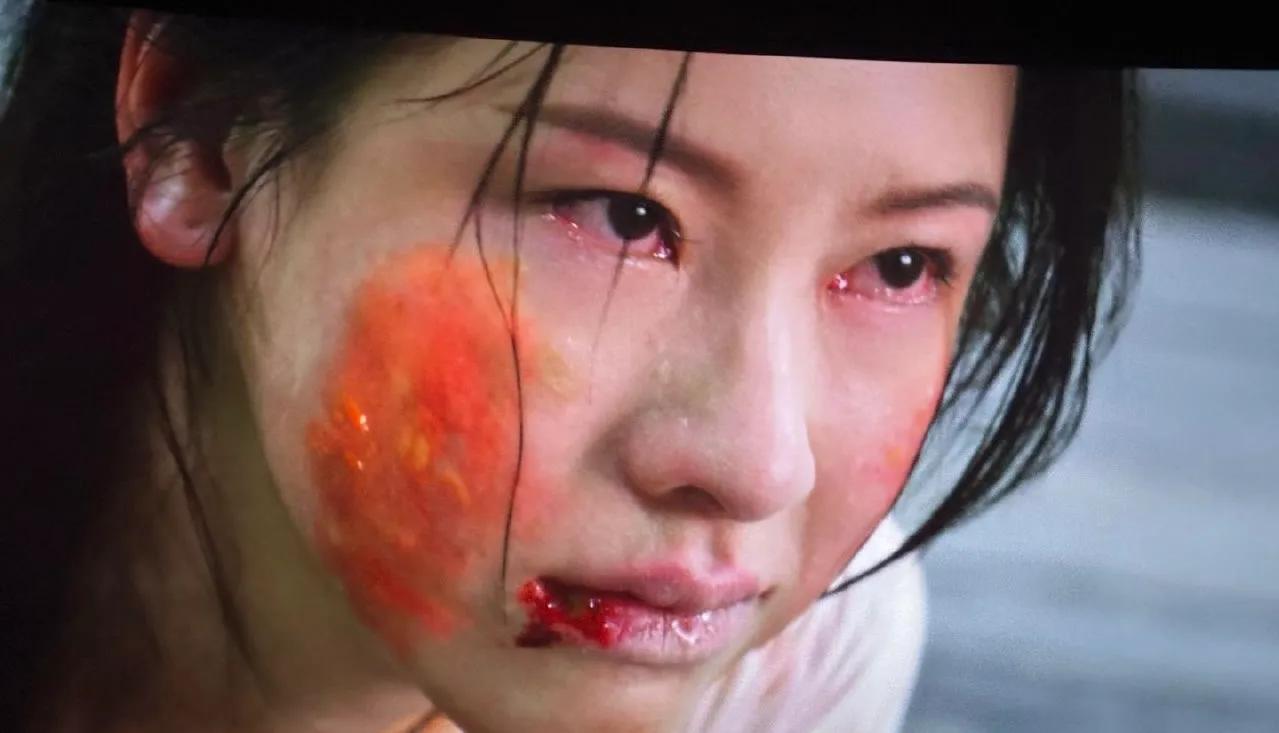 #电影花千骨# 真是不看后悔，看了更后悔，白子画如此弱鸡？宫铃那么大一坨？挂在腰