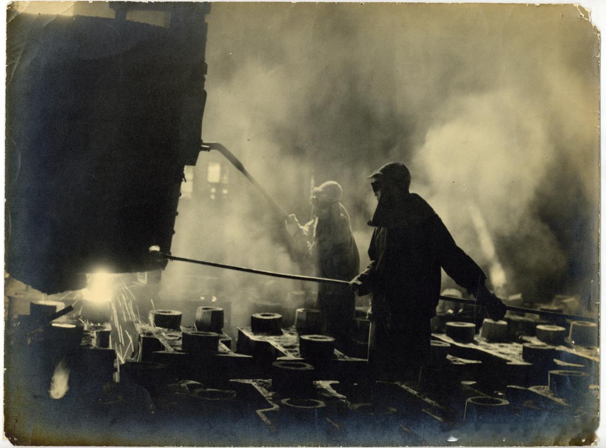 60年代唐雨多作品-浇铸历史影像