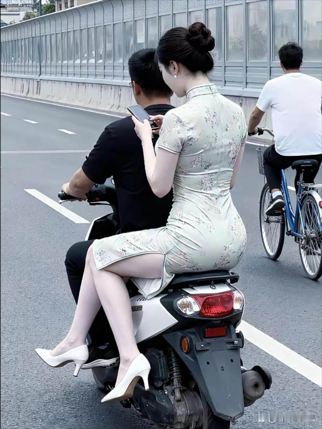 嘿，看我俩这酷炫的姿势，城市街头的一道风景线！