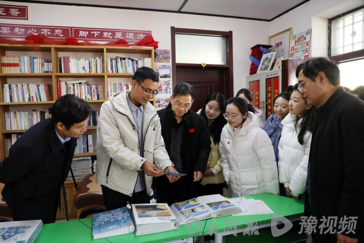 安阳师范学院在校友、全国“最美教师”任明杰工作室上教育家精神主题思政课