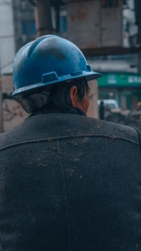 大龄农民工还能外出打工吗？这真是个扎心的问题。人大代表张全收建议，只要身体硬朗、