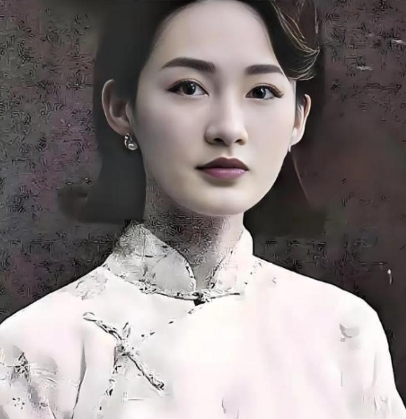 1919年，军官陈济棠看上了戏子莫秀英，得知她身上有两处特别，认为她旺夫益子，赶