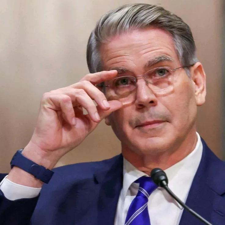 《华尔街日报》报道，当地时间4日，美国财政部长贝森特，在当天出席众议院金融服务委