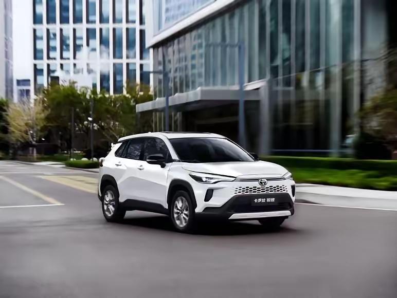 一箱油的差距，看清全球用车成本：
​加满50升油箱
中国约355元
美国约387