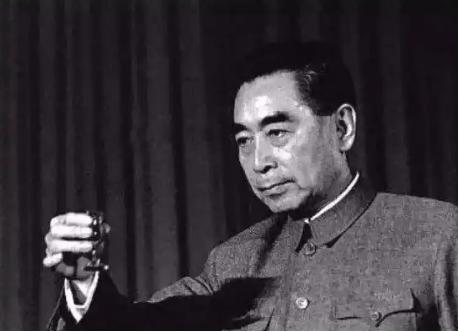 1971年，周总理听说一位外宾顺手把我们的国宝塞进自己包里，碍于面子，在场的人都