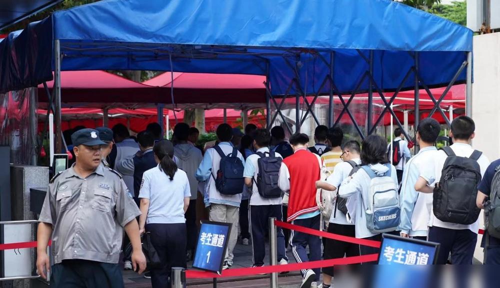 高考数学难度提高，高考数学结束，今年难度和去年相比有明显提高。

我家亲戚的娃今