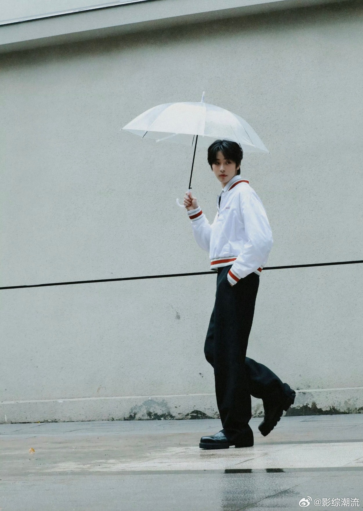 连淮伟新歌你笑吧电影天才游戏你笑吧这首歌真的太贴合天才游戏的基调了，的声线把欲望