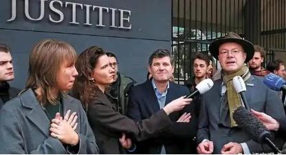 这一回中国可真要杀鸡给猴看了。中国实在忍无可忍，终于要杀鸡给猴看了，谁是这只鸡？