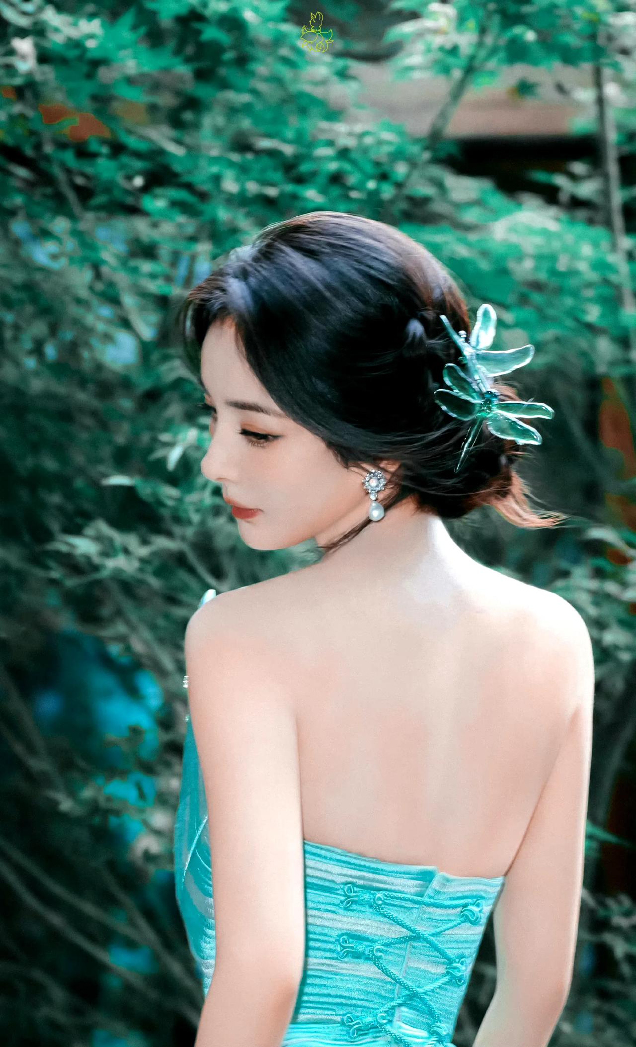 古典婉约小幂，太好看了[爱慕]
#杨幂# #说TA# #娱乐# #八卦手册#