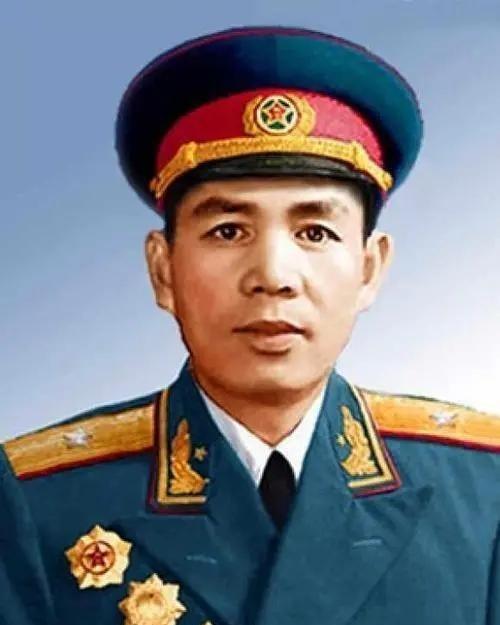 1999年丁盛将军去世，上级规定不能称他为“同志”“老红军”，老战友抬头看见两个