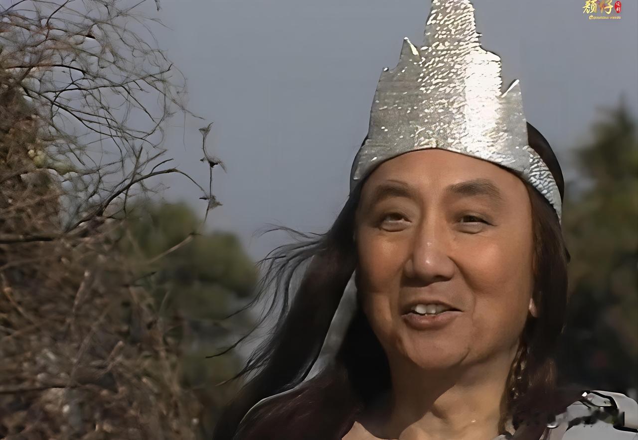 幽冥山山神，属于地府山灵一类的神祇，他掌管万魔洞的封印，用照妖镜镇压着洞里的万千