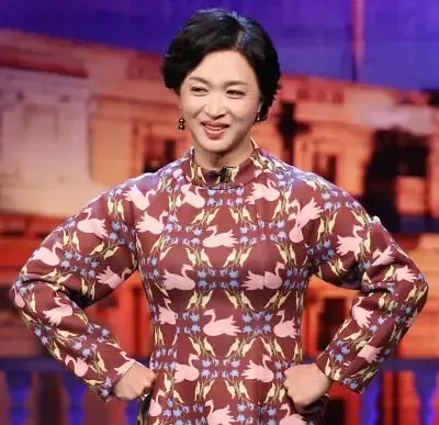 这么看的话真的和金星老师有点像了 ​​​