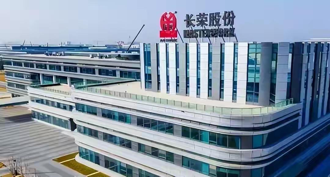 长荣的作死之路，就是端大陆的碗却砸中国的锅，如今亏到哭纯属自己找的。

曾经稳坐