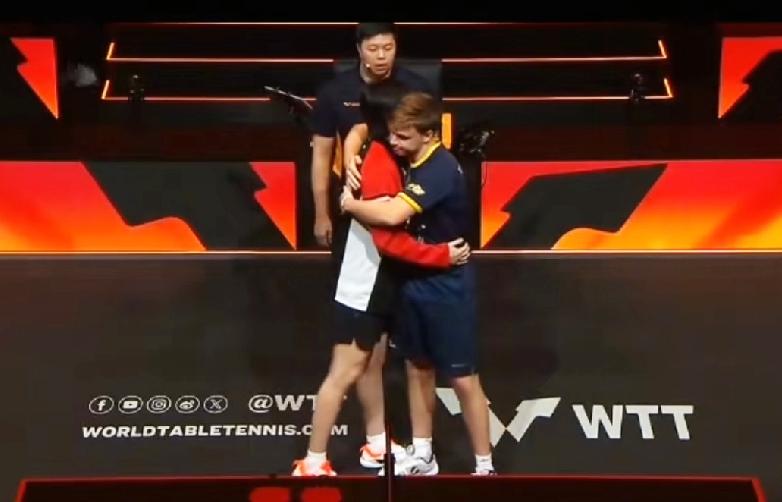 突发突发，
王楚钦退出半决赛，
现在最高兴的莫过于张本智和了。

就在刚刚男单半