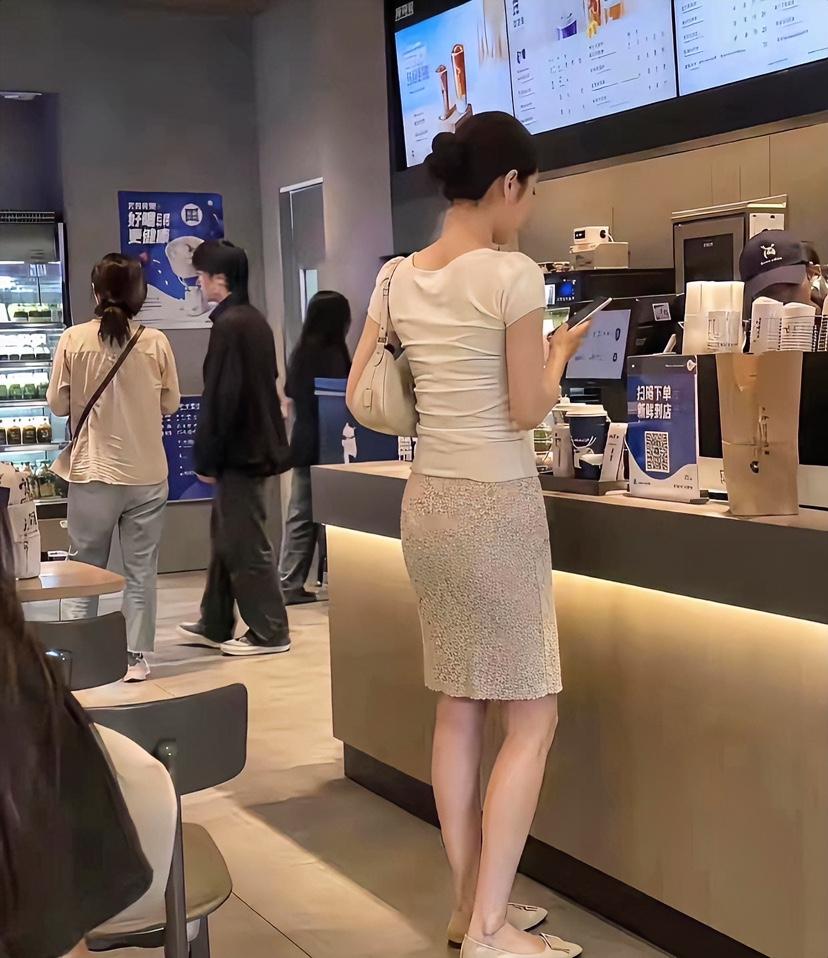 一看就是高攀不起的美女