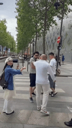 这算是外交吗？
在国际上这个叫做拳头外交。