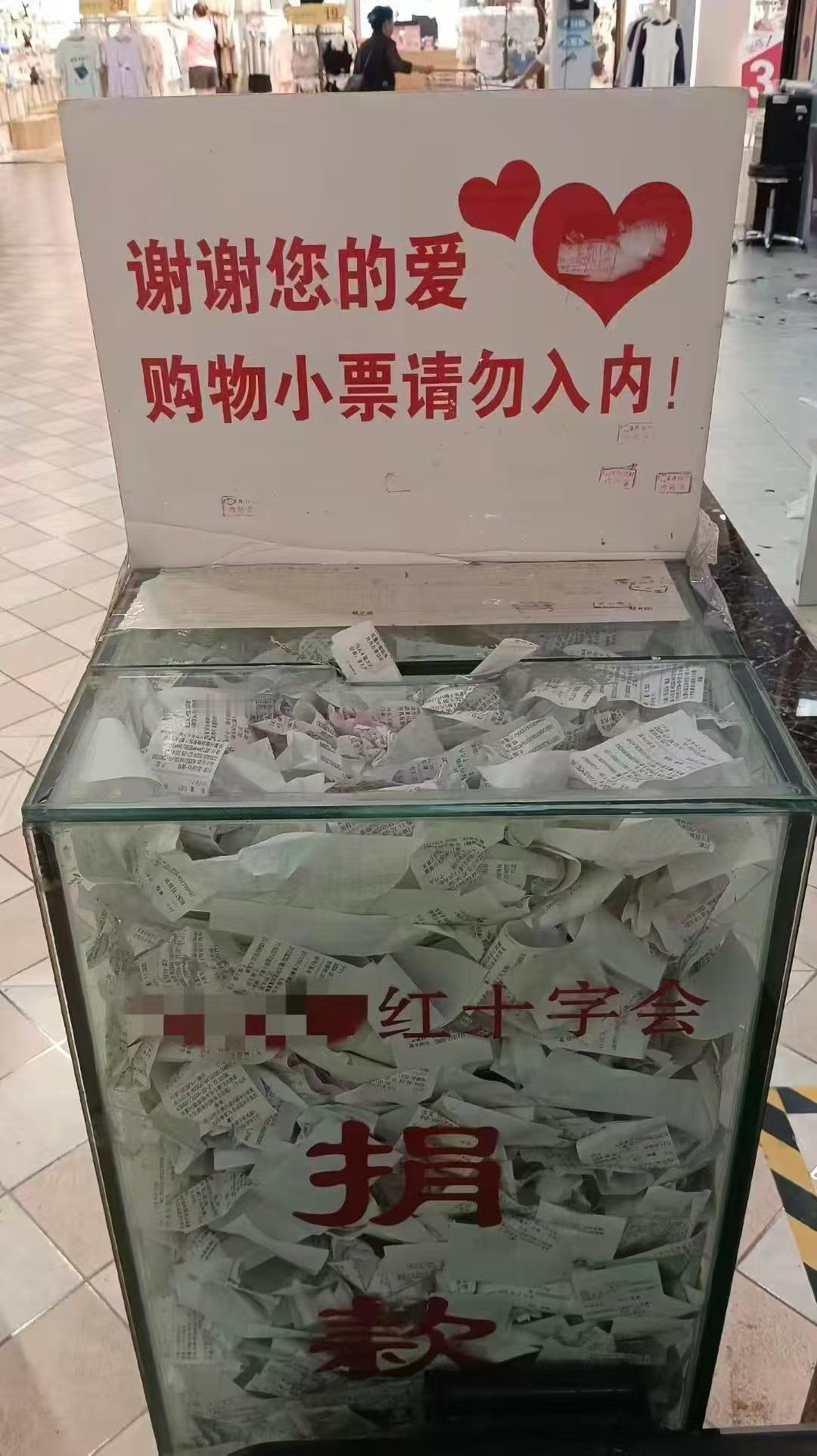 法国总统马克龙5月6日表示，他当天与伊朗总统佩泽希齐扬通电话，向对方提议考虑由法