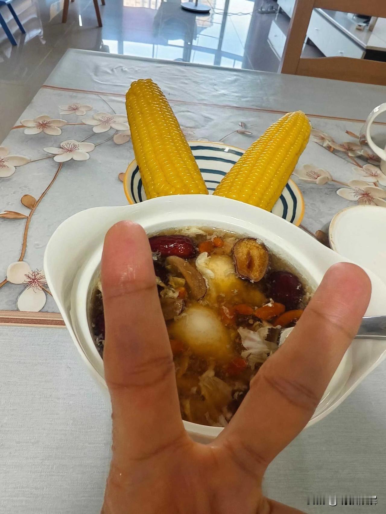 胜利日
​给生活比个[耶]