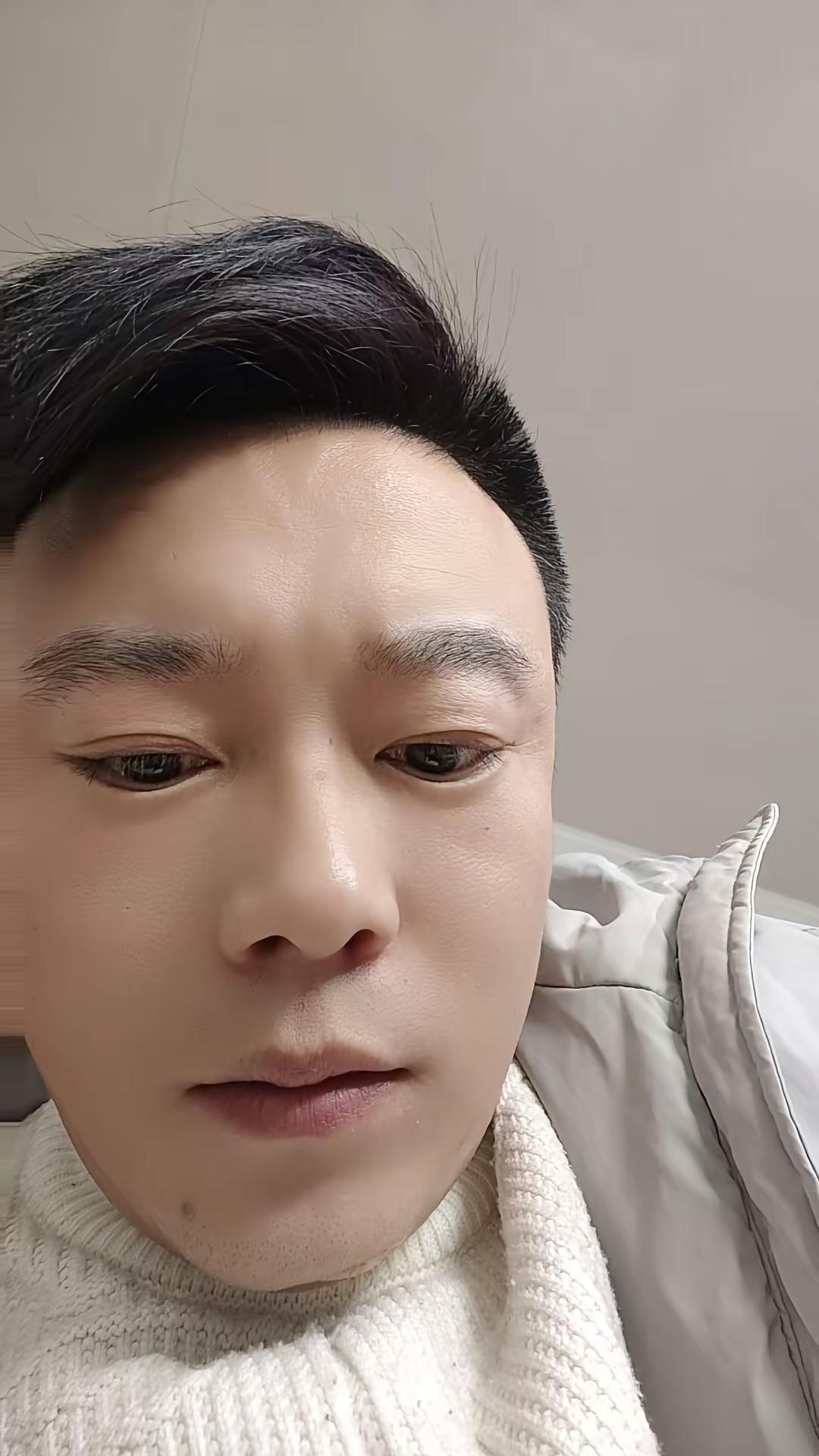 我一个人过。你们呢？😊😊