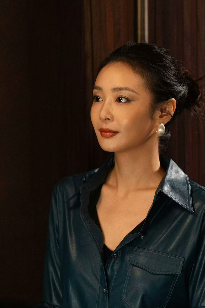 高叶给自己化的妆 高叶你是还有什么惊喜是我不知道的？不仅戏演得好，给自己化妆也这