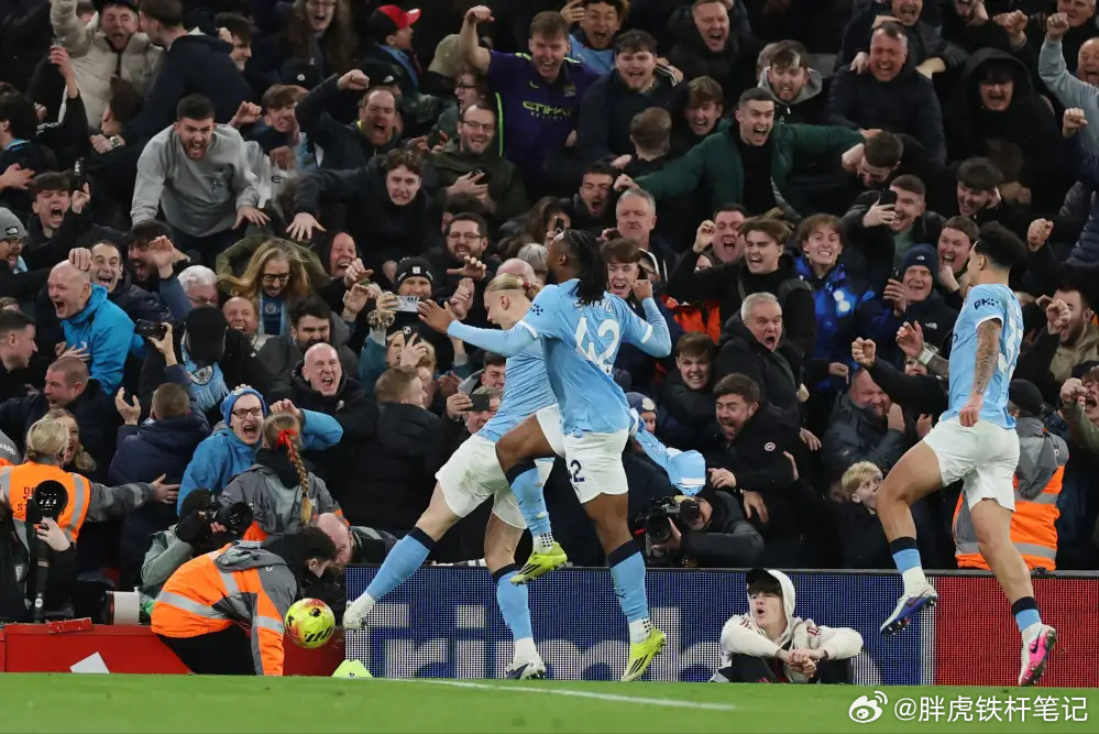 真正的强者，从不怕落后！曼城落后9分仍自信，阿森纳领先却心虚。欧冠出局后的曼城，