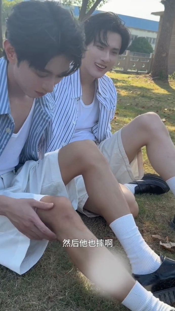 这个肤色差真的太极交融啊 