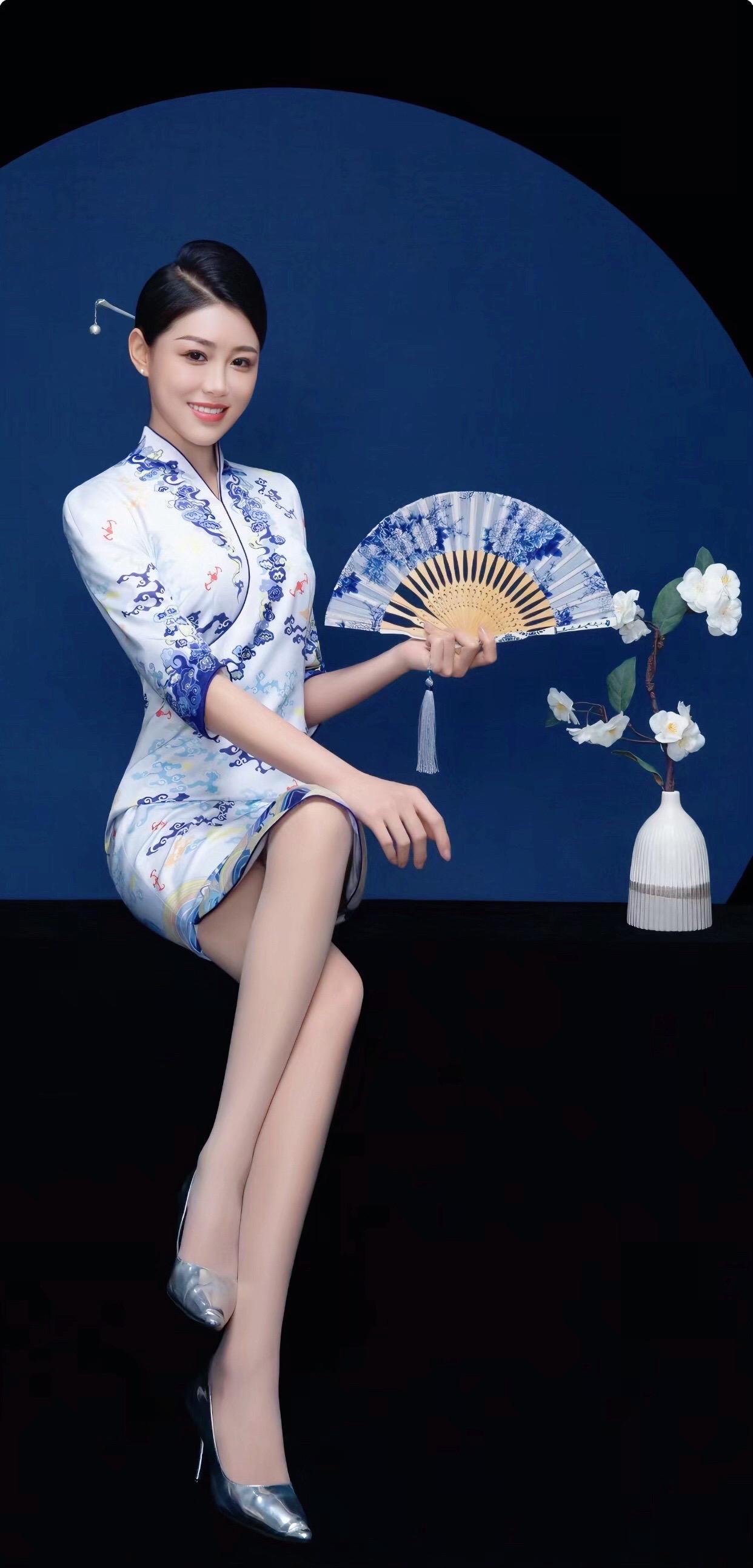 不过博二两铜钱周转，买一壶清酒三两三。