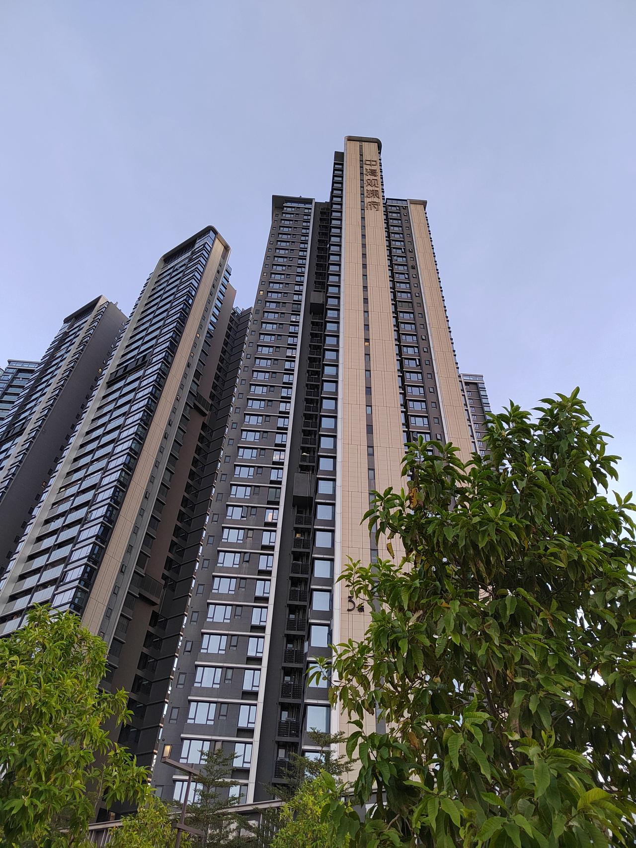 《甲辰股海轮涛图》

（七言七节·廿八句）

第一节·潮起

政策驱浪三千丈，慢