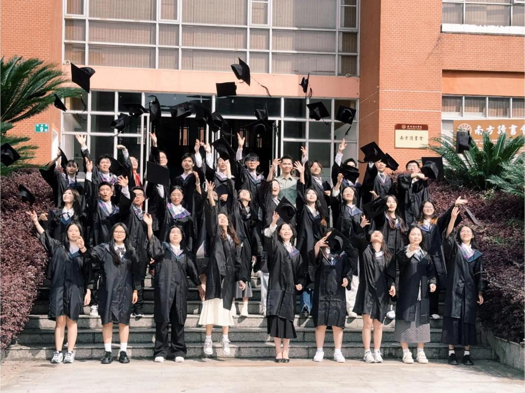1270 万毕业生涌入市场，AI 抢饭碗加剧，初级程序员已被替代

一边是 12