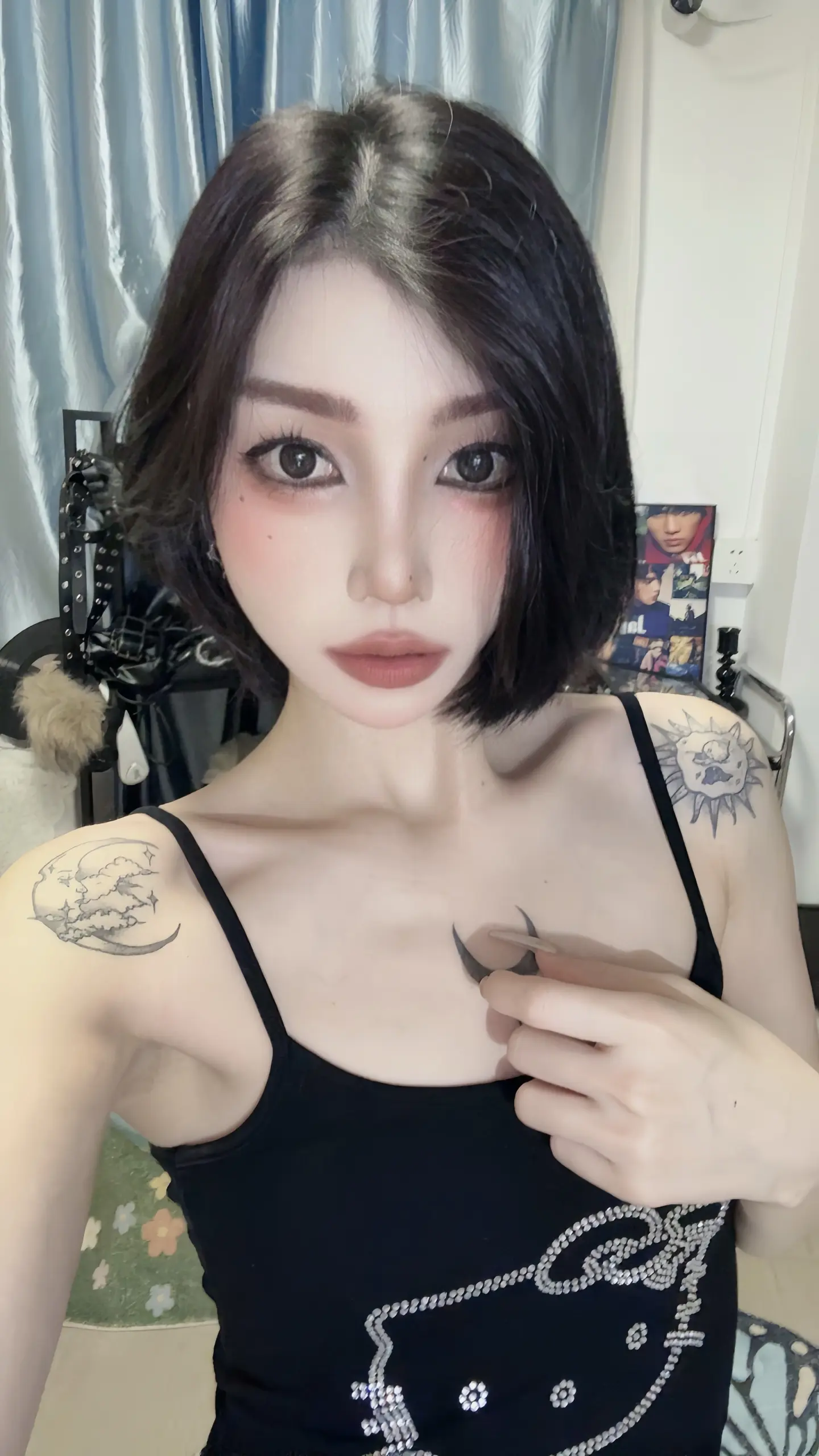 好女人得到名声 坏女人 得到一切。