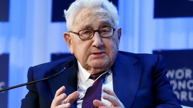 一旦中美开战，美军将全面轰炸中国？100岁的基辛格早就发出过警告：“美国盟友再多