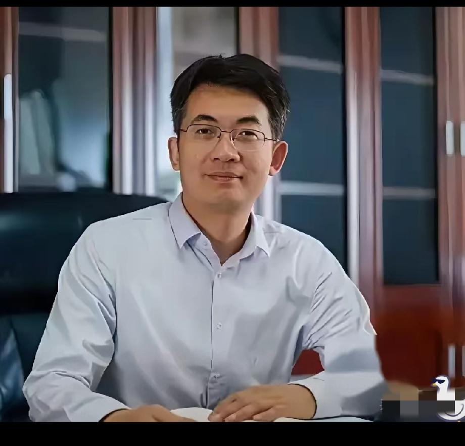 付磊去安大当副校长这事，我第一反应是：这人胆子真大。

付磊，47岁，武汉大学化