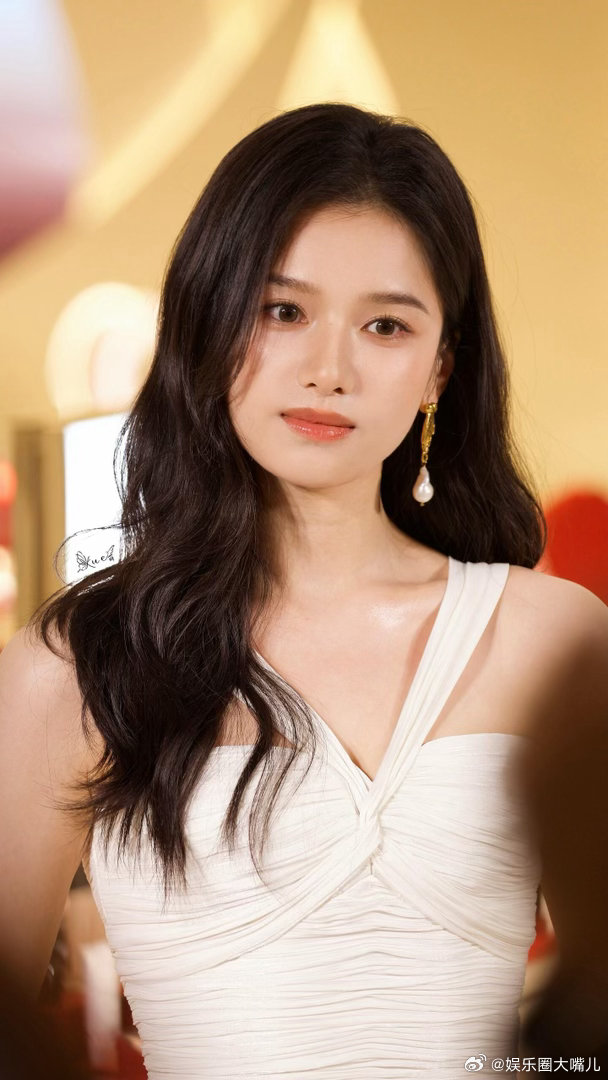 张婧仪无聊也蛮重要的很赞同这样的生活观念，生活本就不该只有精彩瞬间。接纳平淡无趣