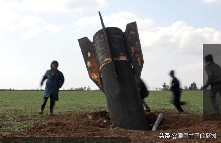 俄罗斯防空部队击落 65 架飞往莫斯科的无人机，市长说。
3 月 14 日 (路