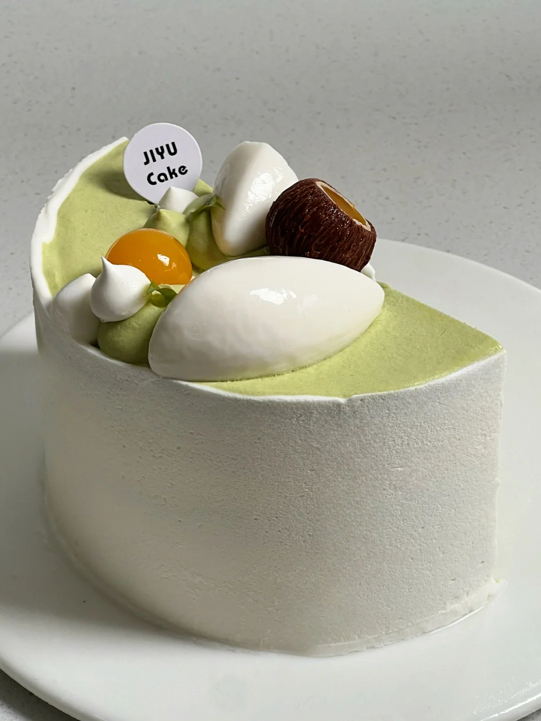 几鱼蛋糕｜椰香凤梨斑斓口味蛋糕 四季经典⑵ 这款蛋糕的戚风胚是斑斓口味...