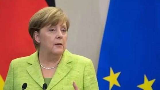 当年默克尔卸任的时候，很多人批评默克尔：这么多年导致德国的几乎没有跟上时代变化，