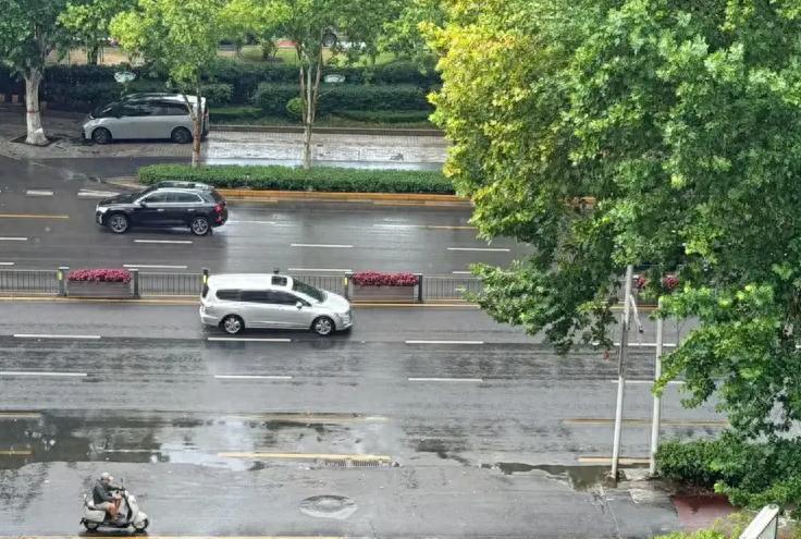 史诗级输水！白海豚降水1100亿方，灌满五大湖两遍，内陆暴雨罕见

一场台风，竟