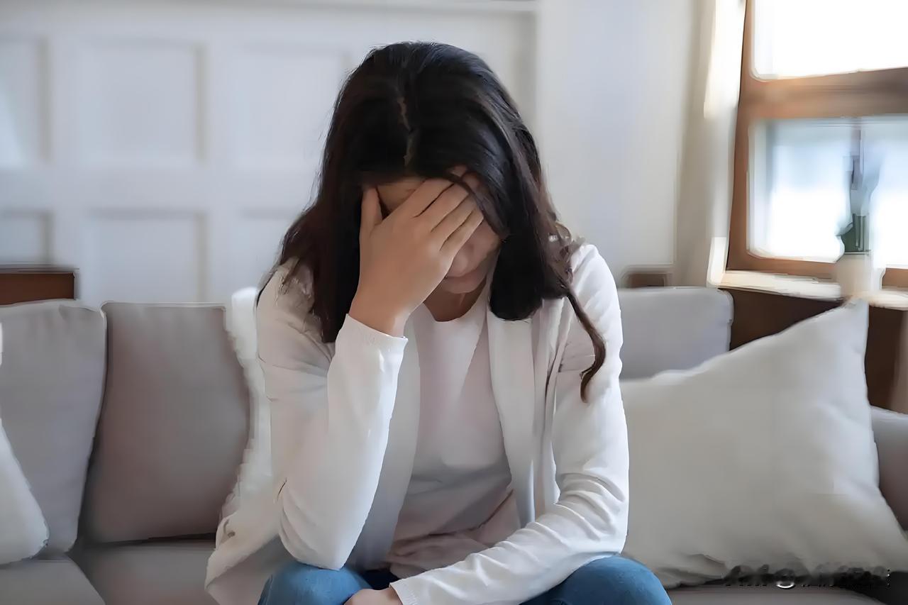 “没人性！”江苏南京，女子父亲患恶性肿瘤，她请事假陪护，2个月后父亲病危，她再向