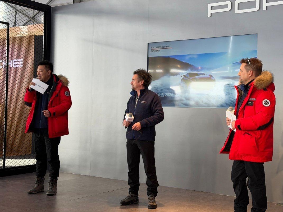 看看群友在保时捷冰雪活动上偶遇了谁！遗憾的是，我因为身体原因未能前往（真的不是因