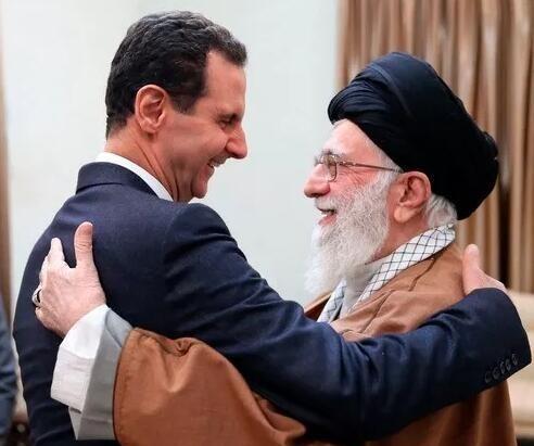 哈梅内伊和巴沙尔曾经好似忘年交，如今哈梅内伊遇袭死亡。还是巴沙尔幸运，他逃过死劫