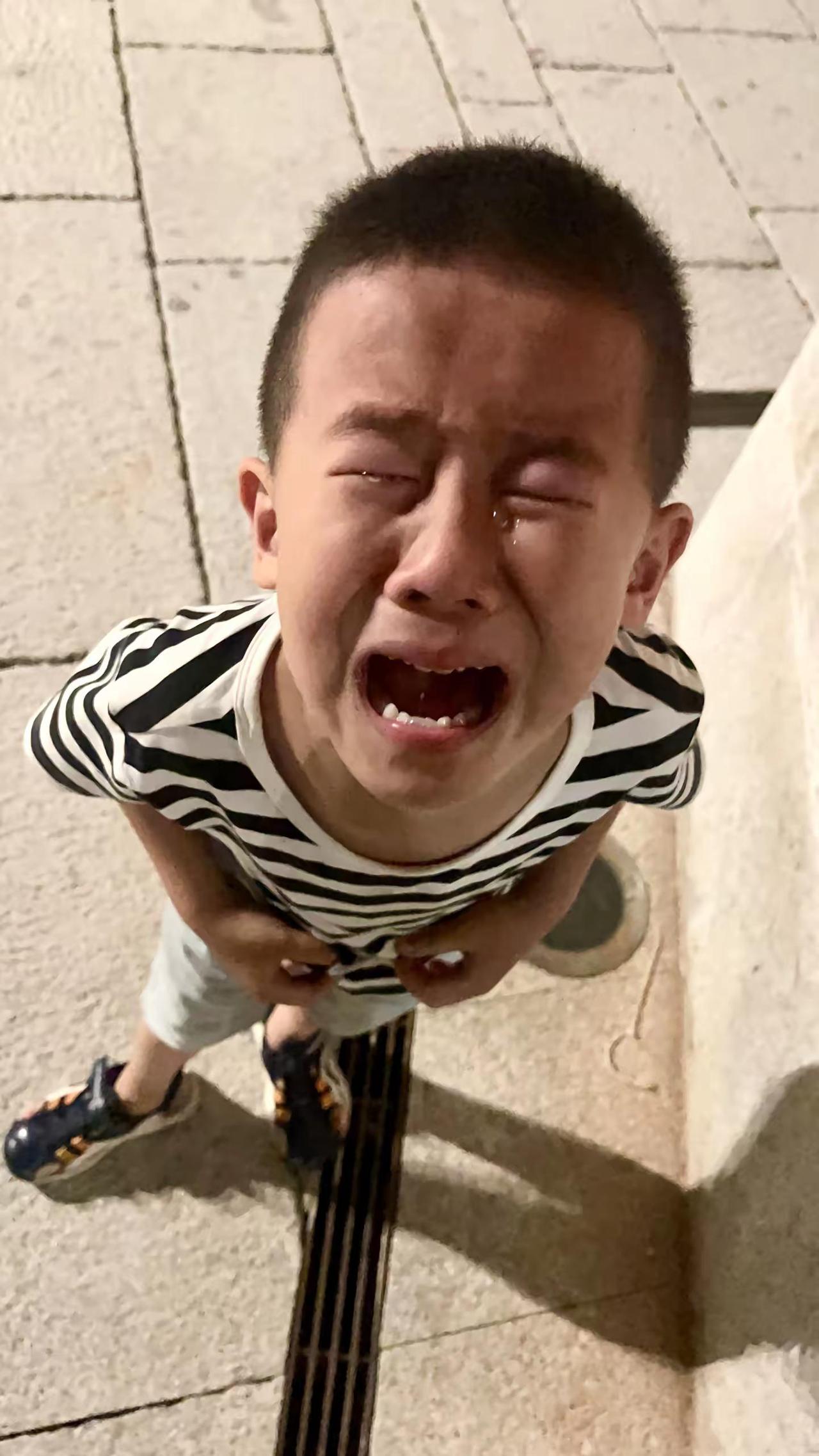 早知道伤心总是难免的，你何苦一往情深。梦醒时分