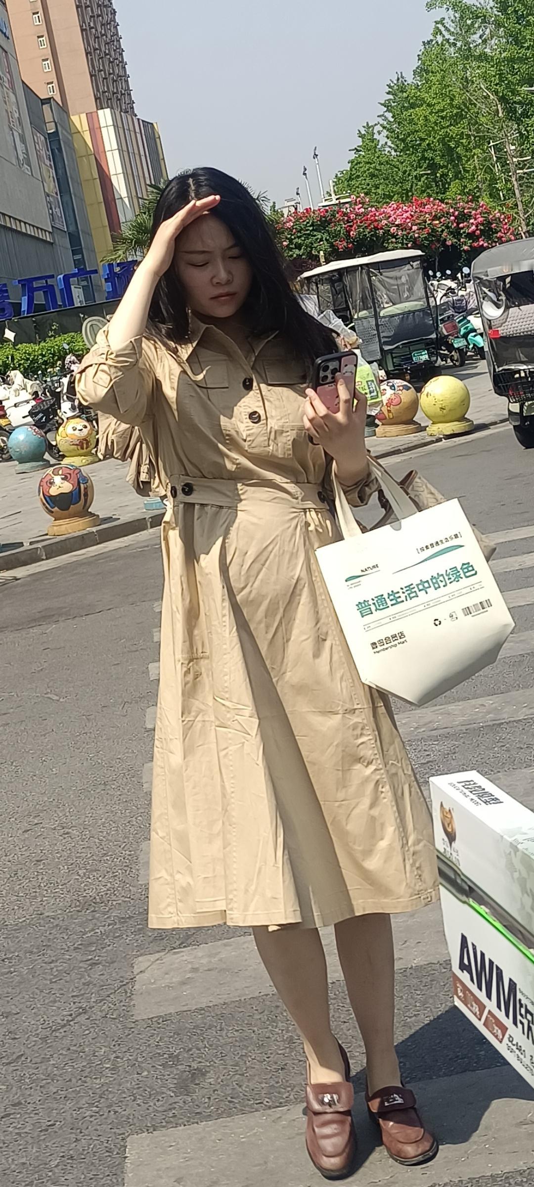 四分拍摄，六分修   致生活中的那抹绿色[奸笑]女生如何穿搭看起来时尚更有品味呢